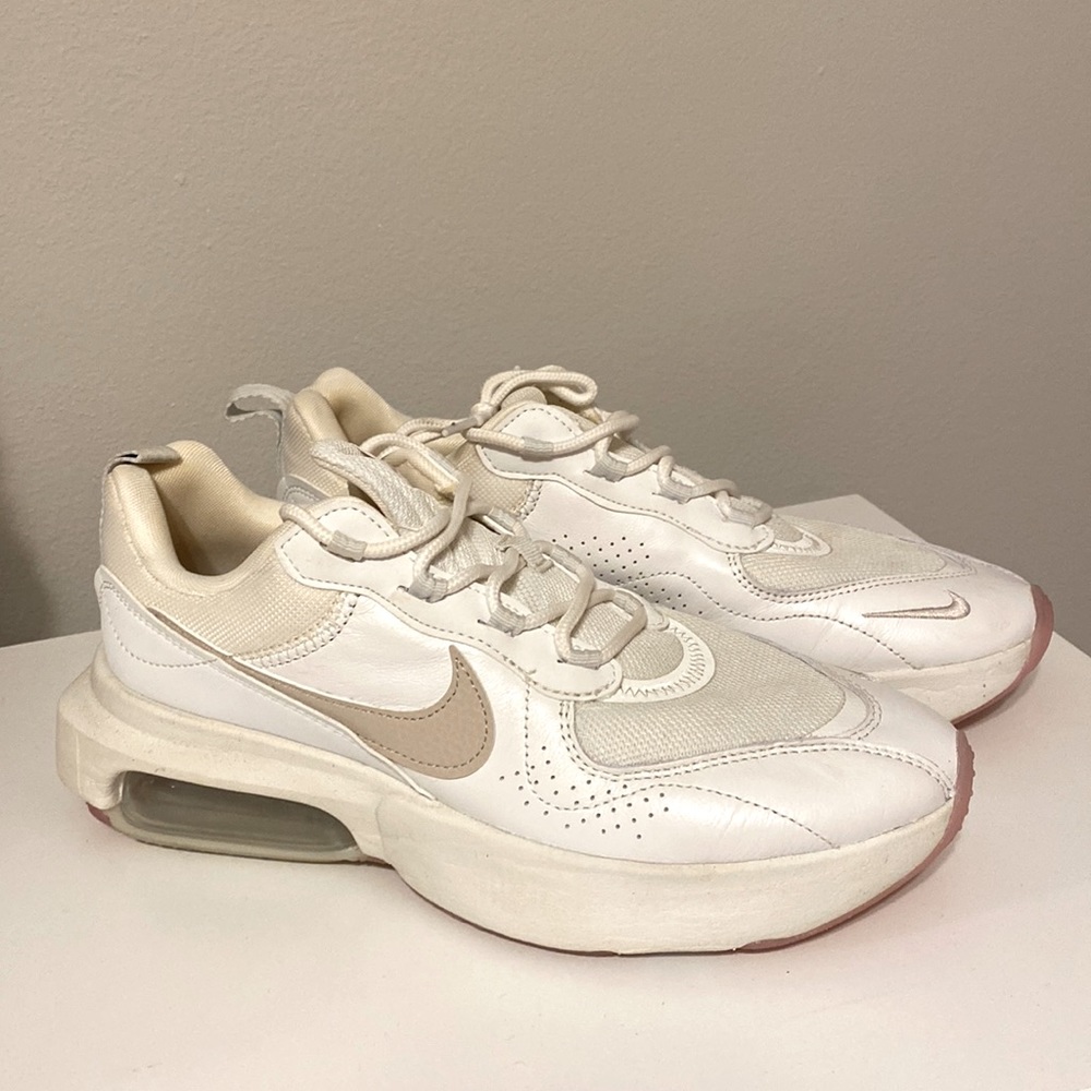 Nike tennis shoes